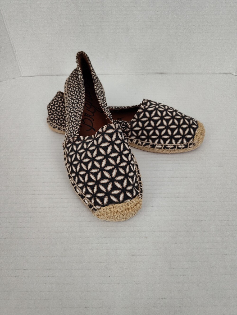 Brighton Rattan Canvas Espadrilles Black and Tan Size 7 Slip on Women's Shoes